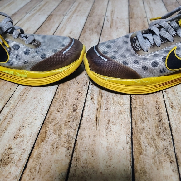 Nike Gray and Yellow Sneakers - Picture 4 of 6